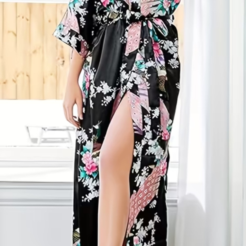 Women's Robe - Picture 3 of 6